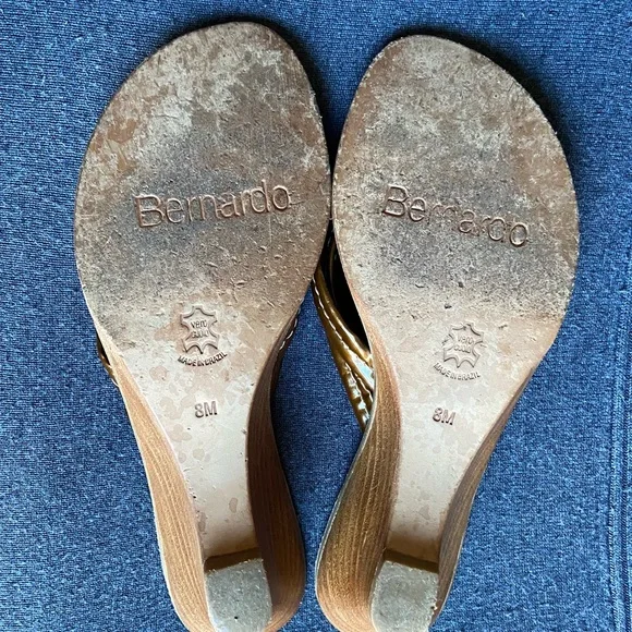 Bernardo Brown Patent Wedge Thong Sandals - Picture 6 of 12